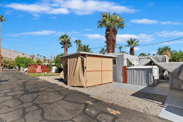 93 Jupiter Street, Palm Springs CA: https://media.crmls.org/mediaz/22b69bdd-845b-4001-8c63-a712a0d88a44.jpg