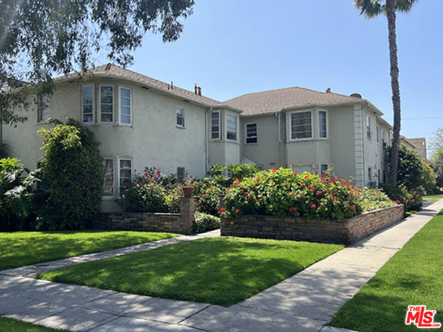 8686 W Olympic Boulevard, Los Angeles CA: https://media.crmls.org/mediaz/22b7091f-ab06-4df6-a8a3-123afe8d2fb7.jpg