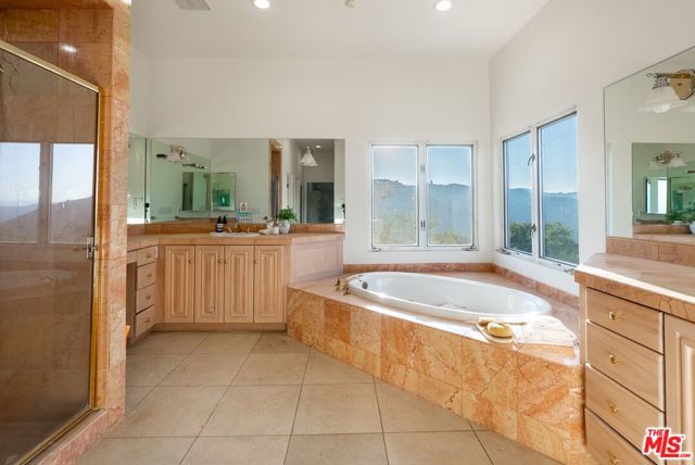 21965 Saddle Peak Road, Topanga CA: https://media.crmls.org/mediaz/22b73693-a2f1-49e7-a32c-9f266c09ca60.jpg