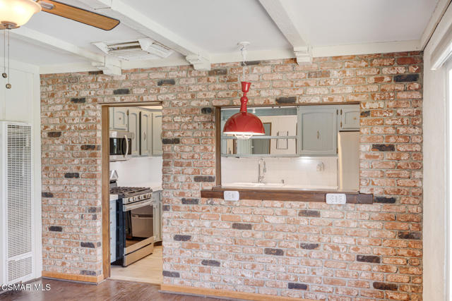 1585 Loma Drive, Ojai CA: https://media.crmls.org/mediaz/22b7a0bd-ed38-4784-a5c4-9951ebdf6798.jpg