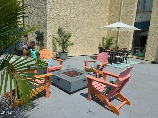 4041 Via Marisol, Los Angeles CA: https://media.crmls.org/mediaz/22b7d4e4-8f43-44a5-9479-d34ab7d77fda.jpg