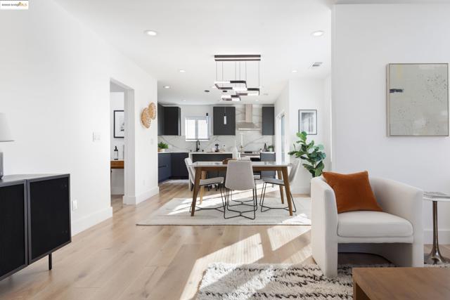 1026 43rd St, Emeryville CA: https://media.crmls.org/mediaz/22b88593-9233-4a10-b7d0-8bab83b71b15.jpg