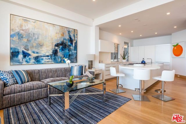 24380 Malibu Road, Malibu CA: https://media.crmls.org/mediaz/22b9a074-db76-45cf-af7a-2e5a4ccf988d.jpg