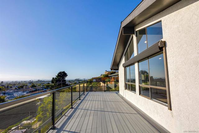 752 Monserate Ave, Chula Vista CA: https://media.crmls.org/mediaz/22ba1080-2194-427f-9ecf-d41b44417bca.jpg