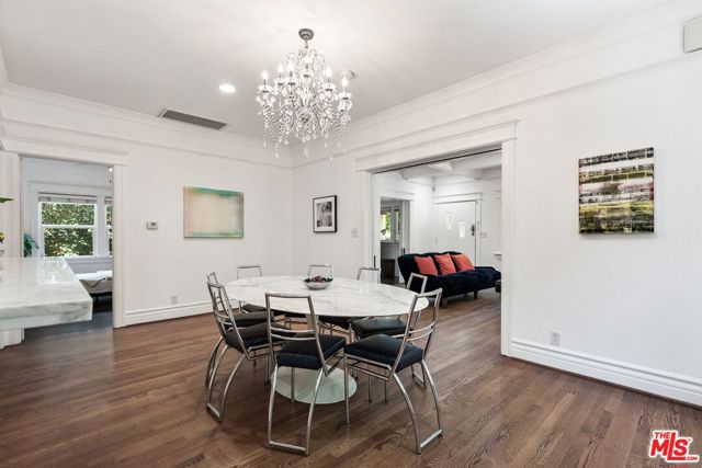 2130 W 27th Street, Los Angeles CA: https://media.crmls.org/mediaz/22ba1b0c-ac6a-4afe-901d-a71a0a22867f.jpg