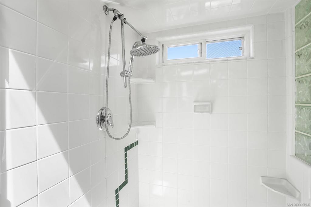 MLS #250035696SD image #31