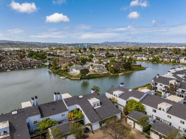 62 Eddystone Court, Redwood City CA: https://media.crmls.org/mediaz/22ba5886-1703-43e1-91fe-b3d923fab598.jpg