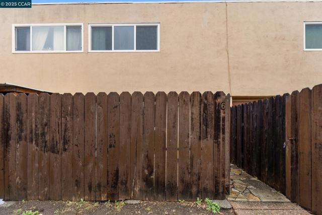 1560 Pine St, Concord CA: https://media.crmls.org/mediaz/22ba68a9-e7ea-4ce6-bf10-d59e89bf9d34.jpg
