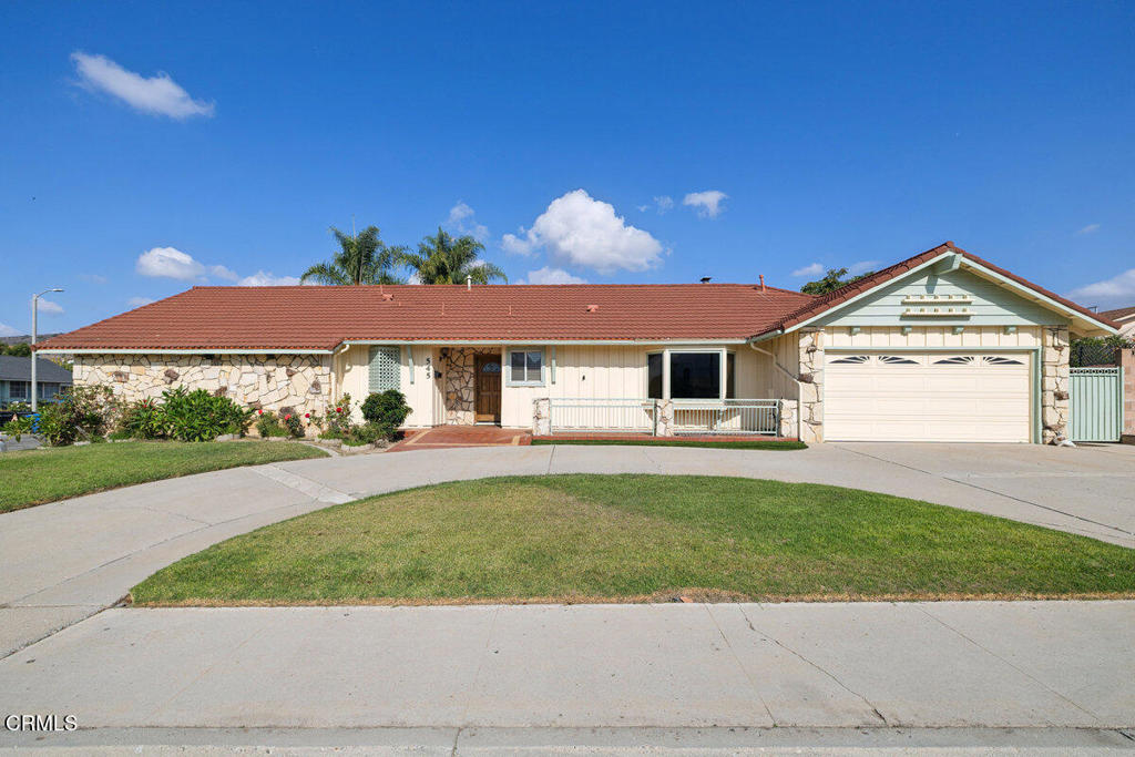 545 W Santa Paula Street