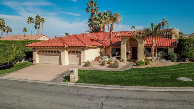 47230 Golden Bush Court, Palm Desert CA: https://media.crmls.org/mediaz/22bc0171-02d5-44fe-858f-2c19d091ad7c.jpg