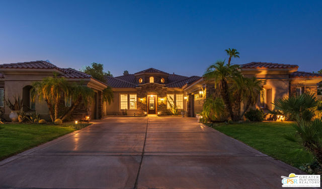 45 Vista Encantada, Rancho Mirage CA: https://media.crmls.org/mediaz/22bca0d4-eb82-4147-9379-74f0dd51d7cc.jpg