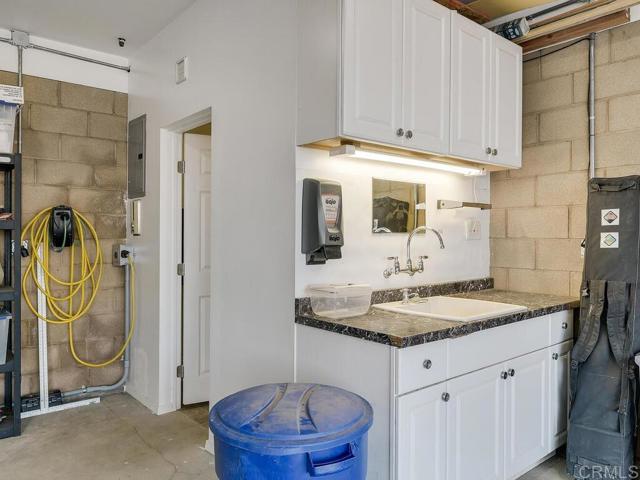 31755 Rancho Vista Road, Temecula CA: https://media.crmls.org/mediaz/22bddfa1-b31f-4a53-8814-f6b87bedf5f1.jpg