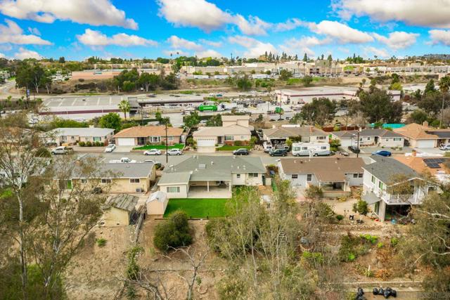 6763 Hibiscus Dr, Lemon Grove CA: https://media.crmls.org/mediaz/22be2cc1-e56c-42c6-89cb-37b64bfb674e.jpg