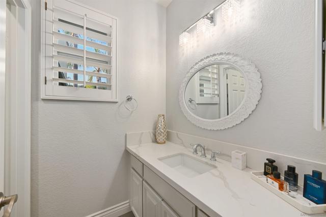 3140 Willow Creek Pl, Escondido CA: https://media.crmls.org/mediaz/22be78f1-bcc3-46f9-99d7-8268df2f12f7.jpg