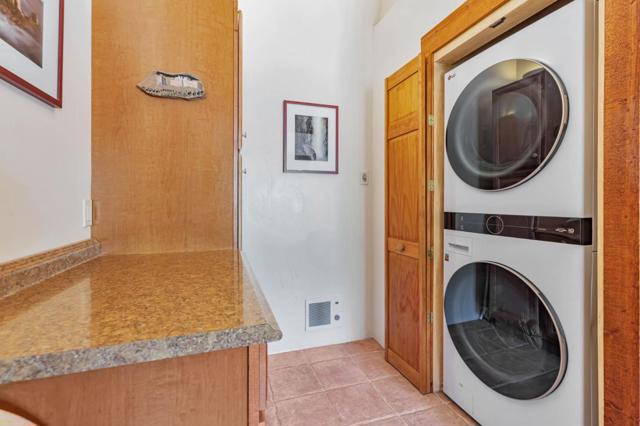 18 Asoleado Drive, Carmel Valley CA: https://media.crmls.org/mediaz/22becf16-7d51-4c97-b0af-b3d103e3cb3c.jpg