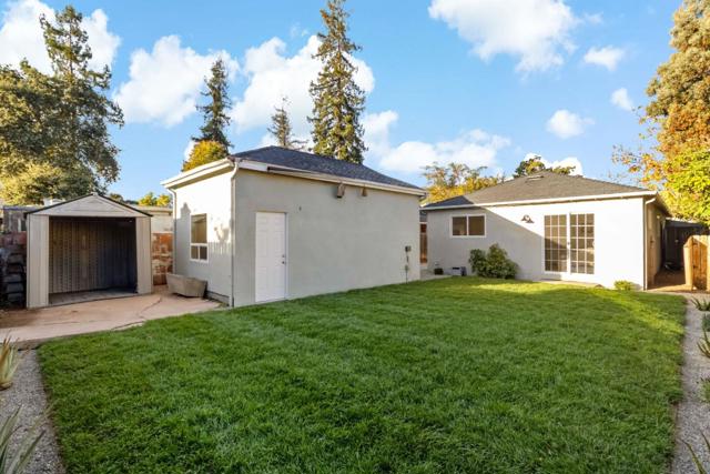 516 Cleveland Street, Redwood City CA: https://media.crmls.org/mediaz/22bf8a09-a46e-4020-bf5d-3c831c8986d2.jpg