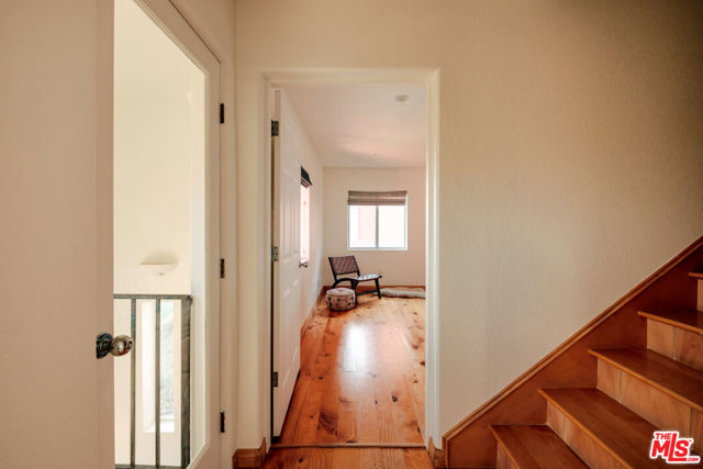 3029 Sequit Drive, Malibu CA: https://media.crmls.org/mediaz/22c03b6f-bb8e-4c94-8b7f-a999c57cedef.jpg