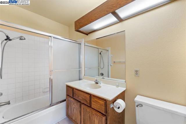 37391 Mission Blvd, Fremont CA: https://media.crmls.org/mediaz/22c2548a-ca6f-4882-a5fe-b8c57a18a25a.jpg