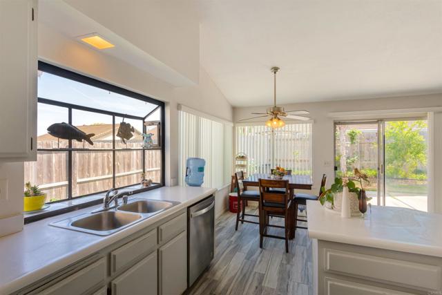 Detail Gallery Image 12 of 31 For 4413 Point Degada, Oceanside,  CA 92058 - 4 Beds | 2 Baths