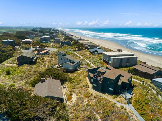 66 Avocet Circle, Watsonville CA: https://media.crmls.org/mediaz/22c32693-876c-4bab-9f00-bb3373f3d4e0.jpg