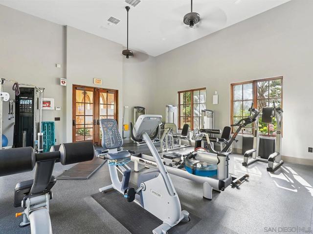 6839 Helenite Pl, Carlsbad CA: https://media.crmls.org/mediaz/22c334f7-2237-4fb6-92be-5d728644bafd.jpg