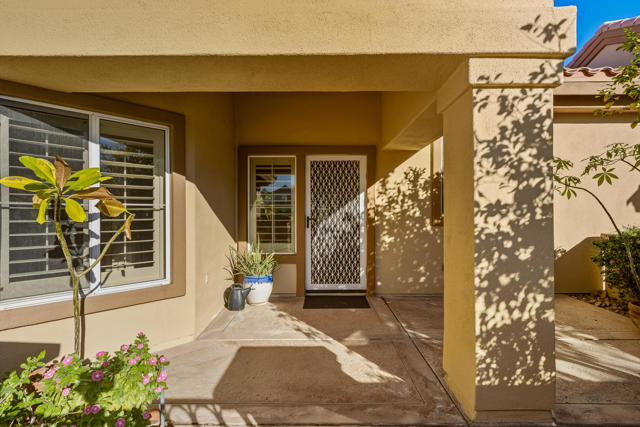 78428 Desert Willow Drive, Palm Desert CA: https://media.crmls.org/mediaz/22c42248-5a00-4e44-bd88-4cf9d51cab8a.jpg