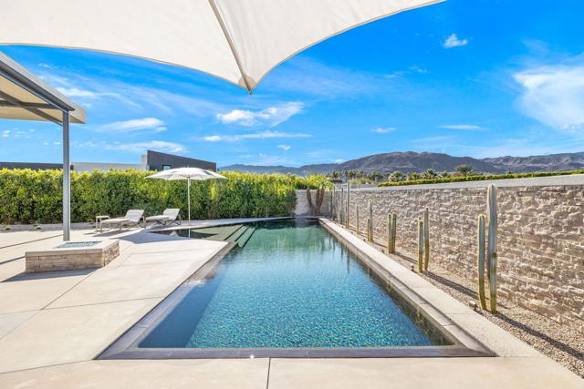 23 Emerald Court, Rancho Mirage CA: https://media.crmls.org/mediaz/22c469d9-b8c8-4ef1-8061-1cd332b1a633.jpg