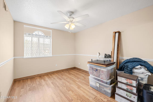 680 Sedgeworth Court, Simi Valley CA: https://media.crmls.org/mediaz/22c4c302-ad2b-48d1-848e-f3a89913e76b.jpg