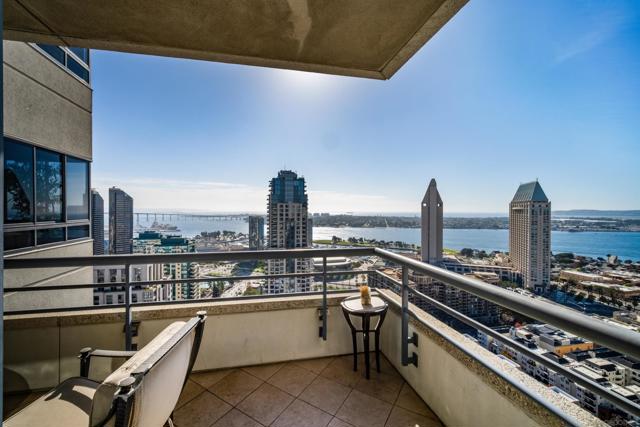 Image 17 of 63 For 700 Front St  2501