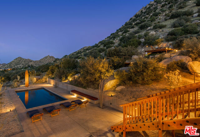 5637 Minna Gombell Lane, Pioneertown CA: https://media.crmls.org/mediaz/22c5951d-2635-4088-8a90-a4f7848187e2.jpg