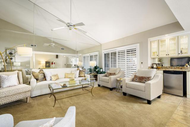 36 Maximo Way, Palm Desert CA: https://media.crmls.org/mediaz/22c68615-368e-4c60-9427-ed1eac2878de.jpg
