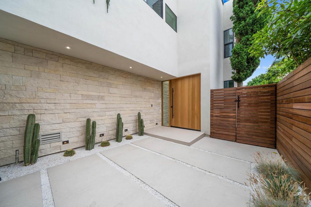 7376 Fay Ave - photo 9
