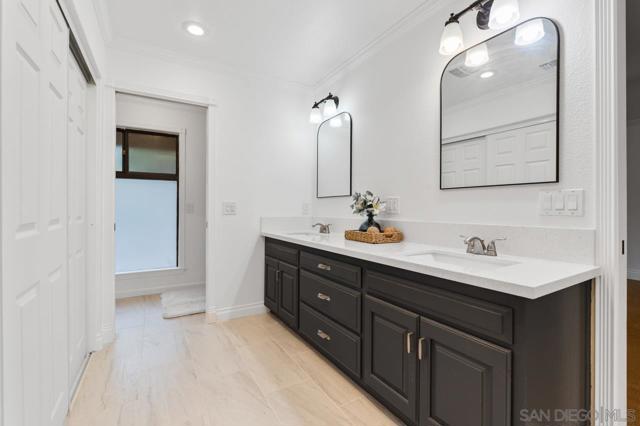 11580 Manzanita Rd, Lakeside CA: https://media.crmls.org/mediaz/22c8a8f1-9291-4310-9ed0-d99be3fbebd9.jpg
