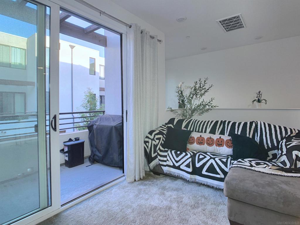 MLS #250039012SD image #15