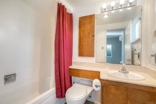 2428 Dunstan Street, Oceanside CA: https://media.crmls.org/mediaz/22ca8c11-b433-4880-aaa8-9e3f5821533d.jpg