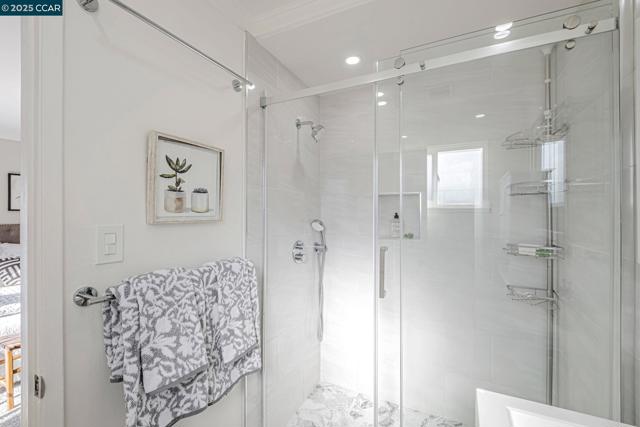 1498 Delaware Dr, Concord CA: https://media.crmls.org/mediaz/22cab586-b111-4495-804a-4e2246151e7f.jpg