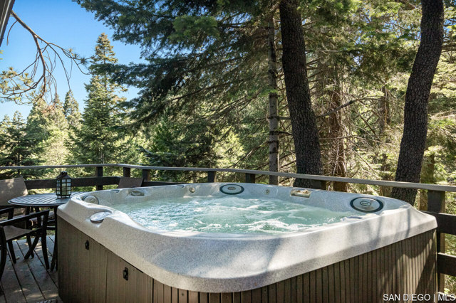 147 State Highway 173, Lake Arrowhead CA: https://media.crmls.org/mediaz/22cae836-7f0d-468b-a5c9-fea559fcf4db.jpg