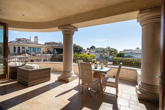 238 Date Ave, Carlsbad CA: https://media.crmls.org/mediaz/22cb54cb-77b2-4d78-8cf2-2ac4f6158571.jpg