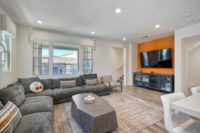 899 Slate Street, San Marcos CA: https://media.crmls.org/mediaz/22cc412d-ff2a-409b-8d06-8498fc4e071d.jpg