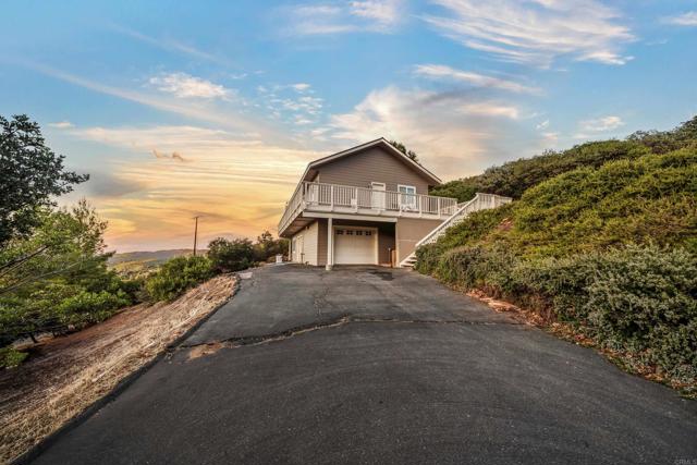 35465 Sunset Lane, Julian CA: https://media.crmls.org/mediaz/22cc95df-cfab-4235-a13e-ce6b0f62fd49.jpg