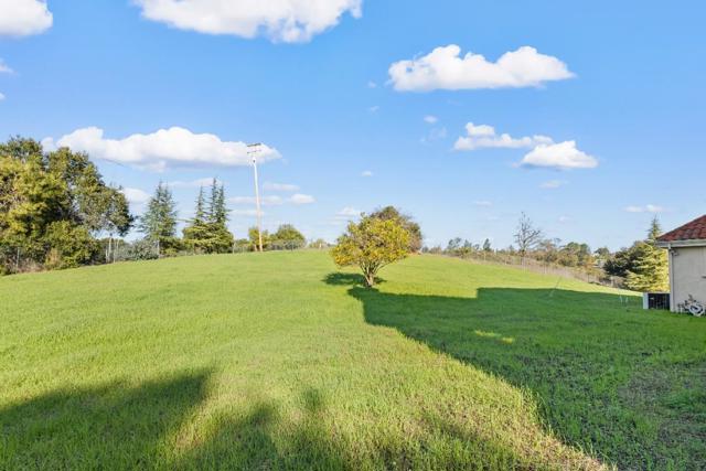 13206 Wright Way, Los Altos Hills CA: https://media.crmls.org/mediaz/22ccdaf6-122e-4ab0-8949-94baf3cc58e4.jpg