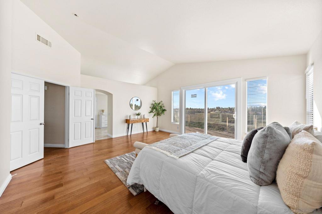 MLS #250027189SD img 22