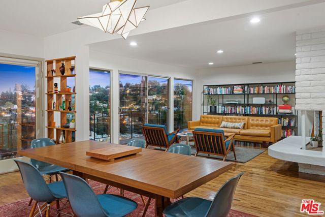 3736 Clayton Avenue, Los Angeles CA: https://media.crmls.org/mediaz/22cd88c5-8e00-45f5-9e7f-95e950c0730b.jpg