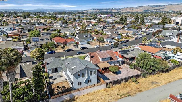 2560 Phelan Avenue, Hayward CA: https://media.crmls.org/mediaz/22cd9016-9f42-4afa-b2fa-efdef2e8fa75.jpg