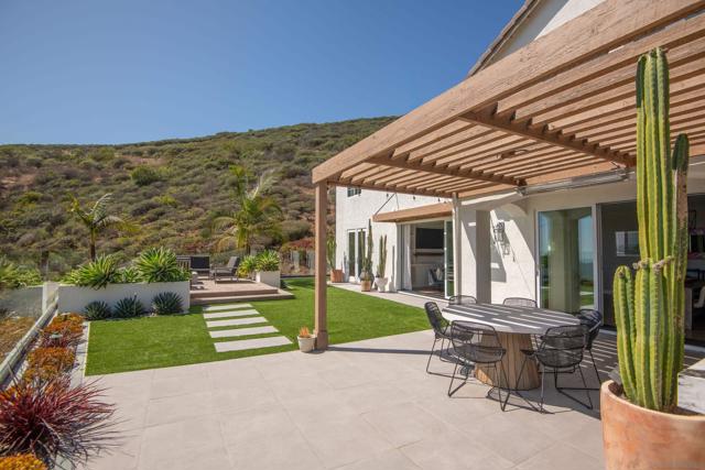 1432 Schoolhouse Way, San Marcos CA: https://media.crmls.org/mediaz/22ce2205-e983-45d5-aa42-3fb708dcec88.jpg