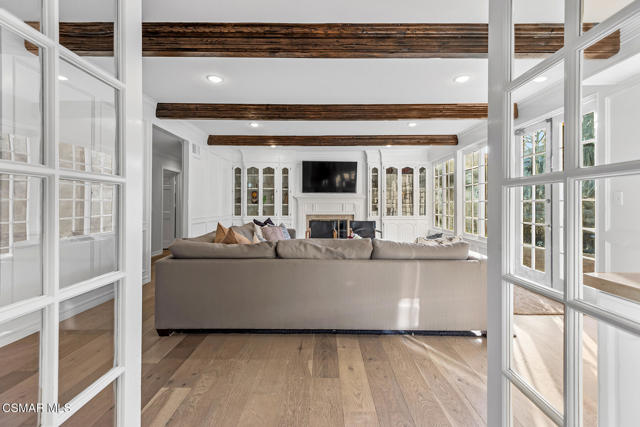 29621 Ridgeway Drive, Agoura Hills CA: https://media.crmls.org/mediaz/22ce50c8-a9d0-4ae0-b24f-d046cc4cca25.jpg
