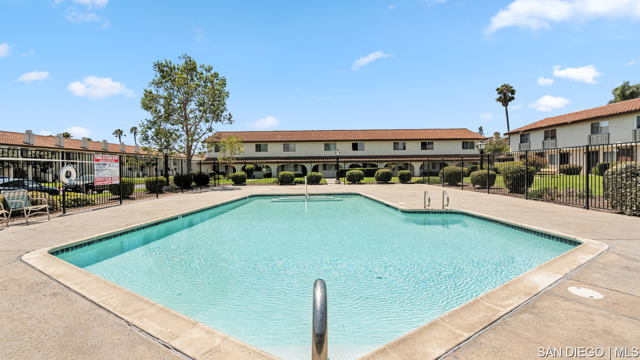 209 Espanas GLN, Escondido CA: https://media.crmls.org/mediaz/22d080ef-fd64-468e-b3ef-d213c48083b5.jpg