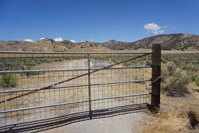 0 N of Challenger and Hwy 58, Tehachapi CA: https://media.crmls.org/mediaz/22d0a081-ac1d-45ac-b34b-0b975baf4c77.jpg