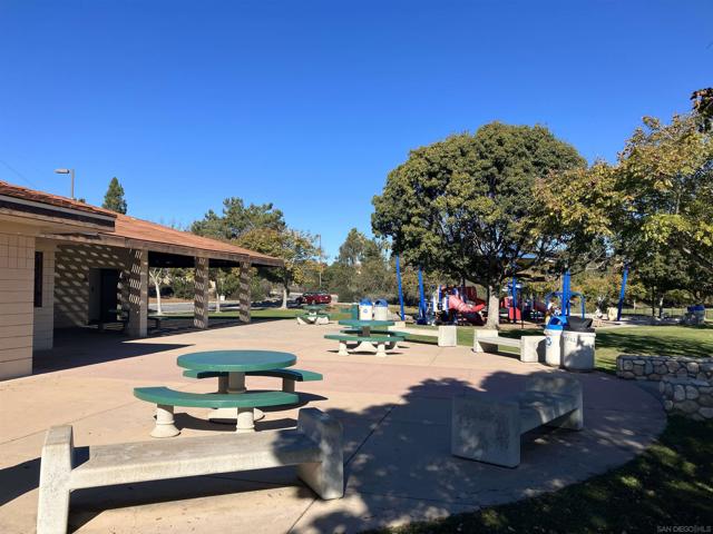 7360 Calle Cristobal, San Diego CA: https://media.crmls.org/mediaz/22d0b4bf-2ec3-4f0a-ada4-30dd912968a0.jpg