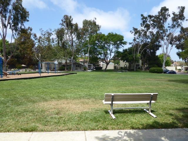 8067 Camino Kiosco, San Diego CA: https://media.crmls.org/mediaz/22d0bf34-34ed-4e3c-bb44-a94f93d07998.jpg